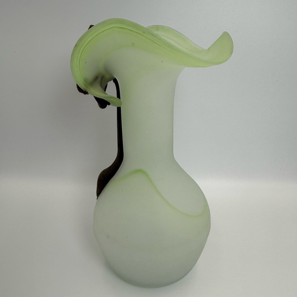 RARE Lime Green White Swirl Frosted Glass Art Vase Unique 3D Art Noveau 8.5” T - Picture 6 of 14